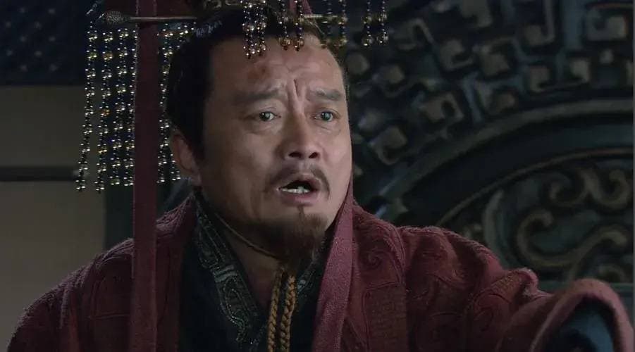袁术为何敢称帝？从家世到野心的致命一跃