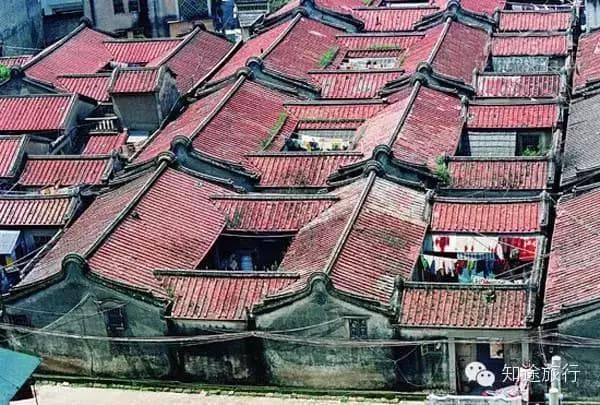 潮汕传统民居建筑：四点金、下山虎、驷马拖车的建筑艺术与文化内涵