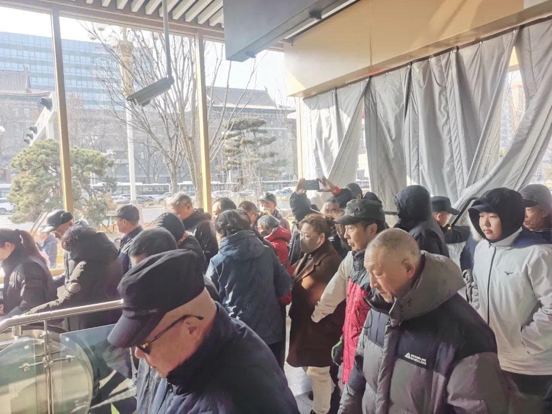 太原地铁1号线开通，首班车满员出发