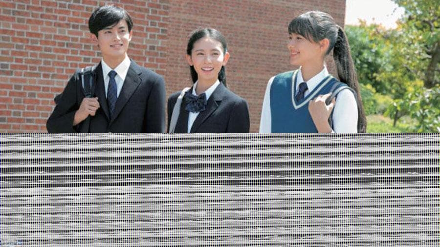 日本中学生努力学习考上名校 原来是为了校服能更漂亮