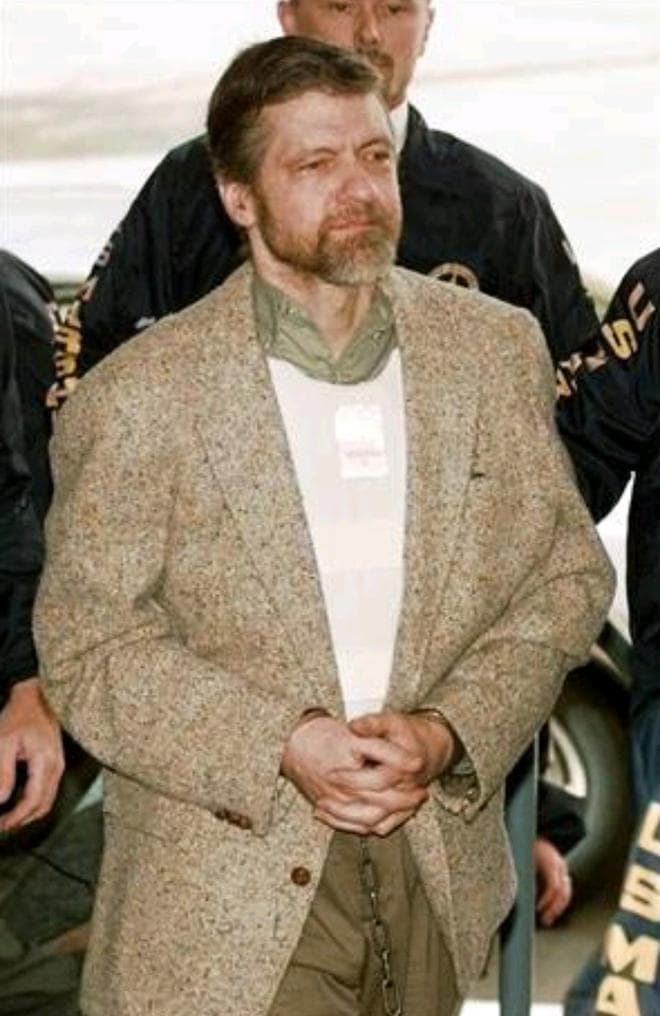 泰德：智商堪比爱因斯坦，17年制造16起爆炸搞晕FBI，目的很诡异