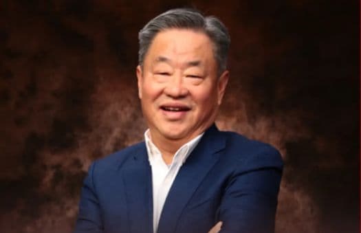 从小城青年到商业大佬，35年他掌舵四大央企