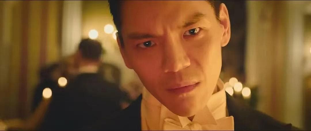 向佐因“摸鼻梁”走红，折射香港富二代演艺圈沉浮