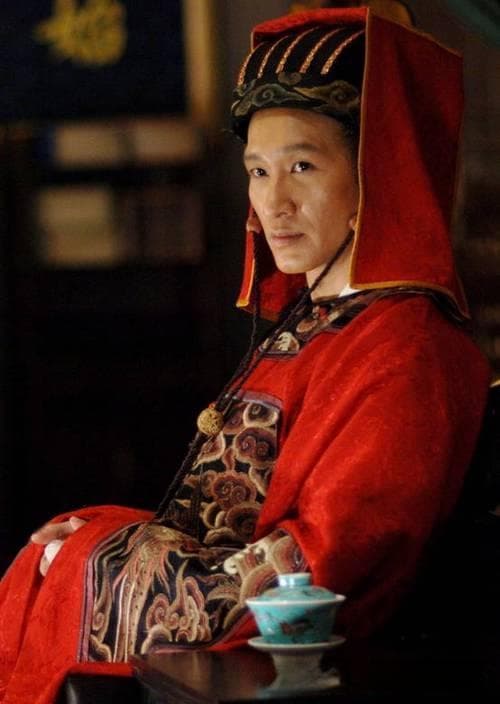 《大明王朝1566》装疯三年，得以善终的杨金水，他的无情和有义