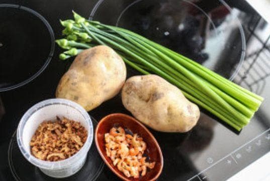 从选材到煎制：韭菜花薯饼的详细制作攻略