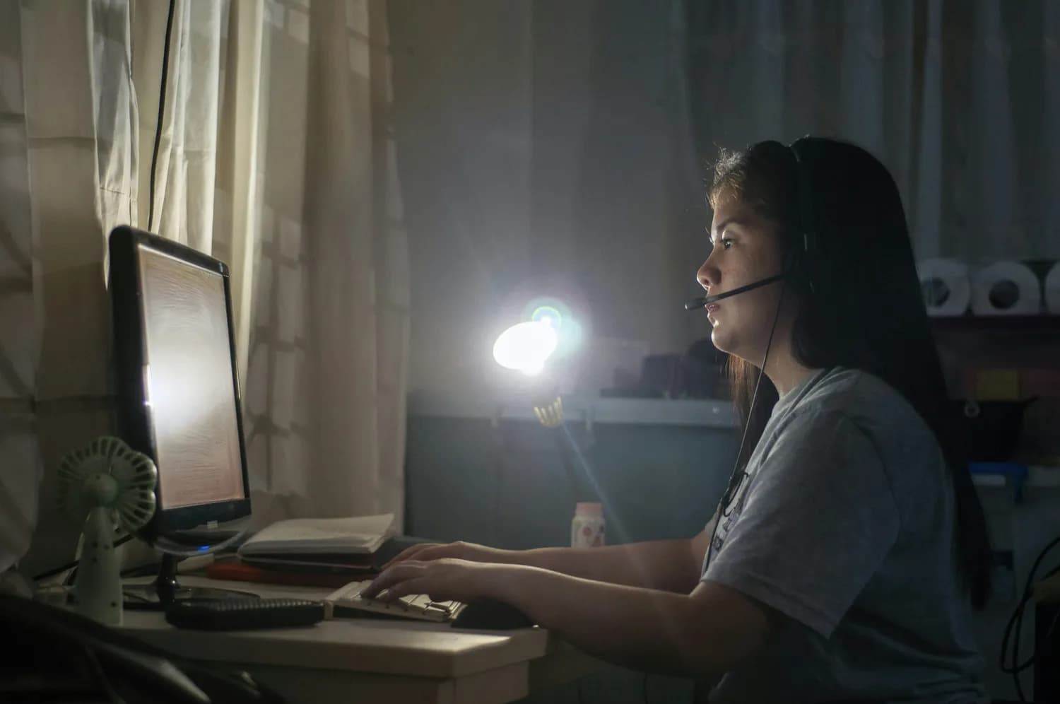 警惕！青少年熬夜危害远超想象，家长该如何应对？