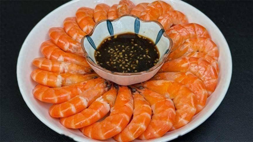水煮虾的正确做法：牢记 3 点，虾肉鲜嫩无腥味