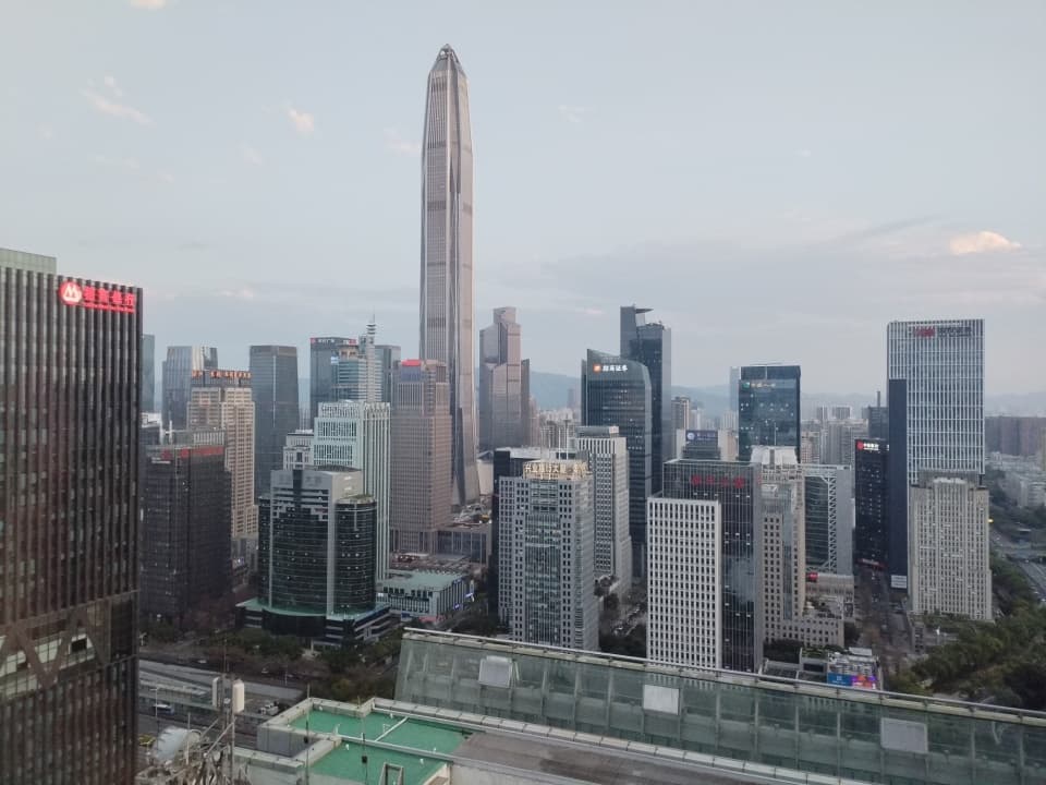 连签三份合同，未在合同到期前要求续签无固定期，憾被合法终止