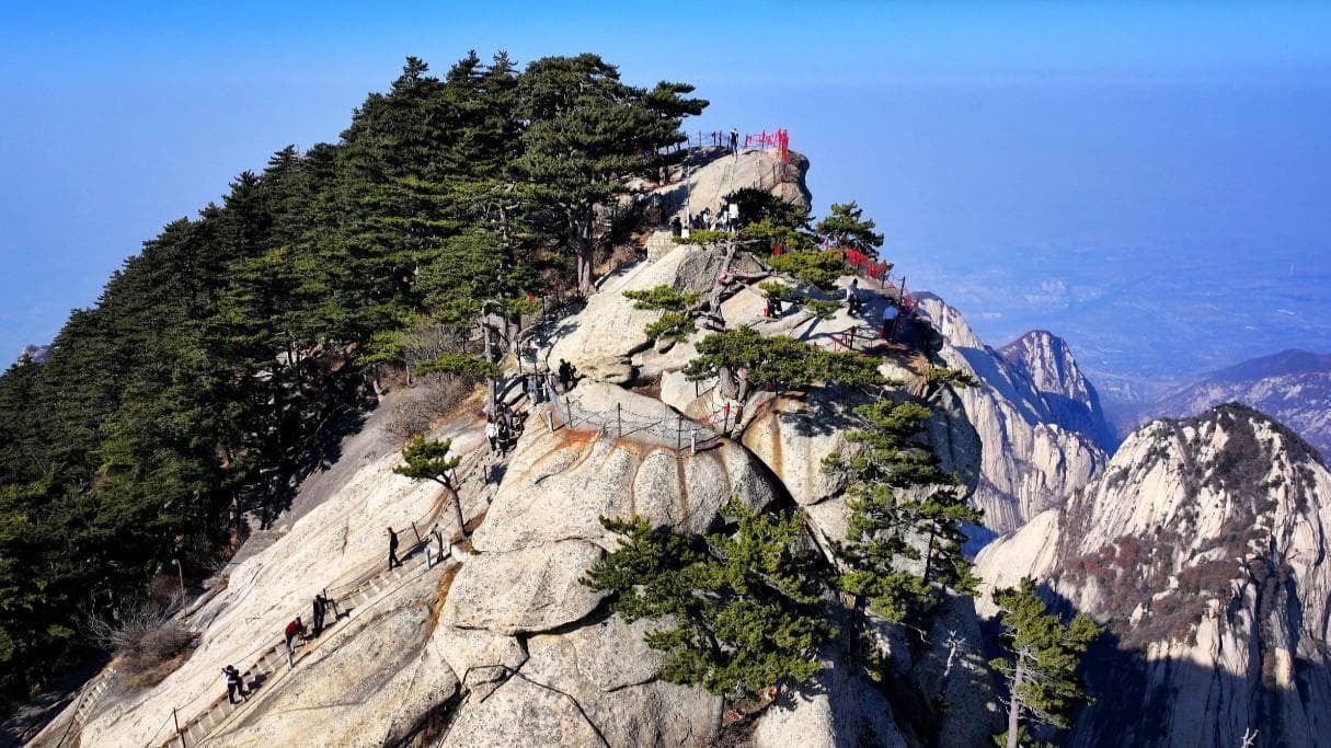 华山四季游：最佳旅行时间指南，每个季节都有不同的故事