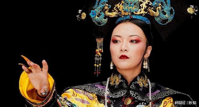 清朝皇帝对皇族成员要求有多严格？康熙帝曾经让自己儿子去当包衣