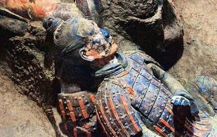古代盔甲的材质演变：从皮甲到石甲的千年传承