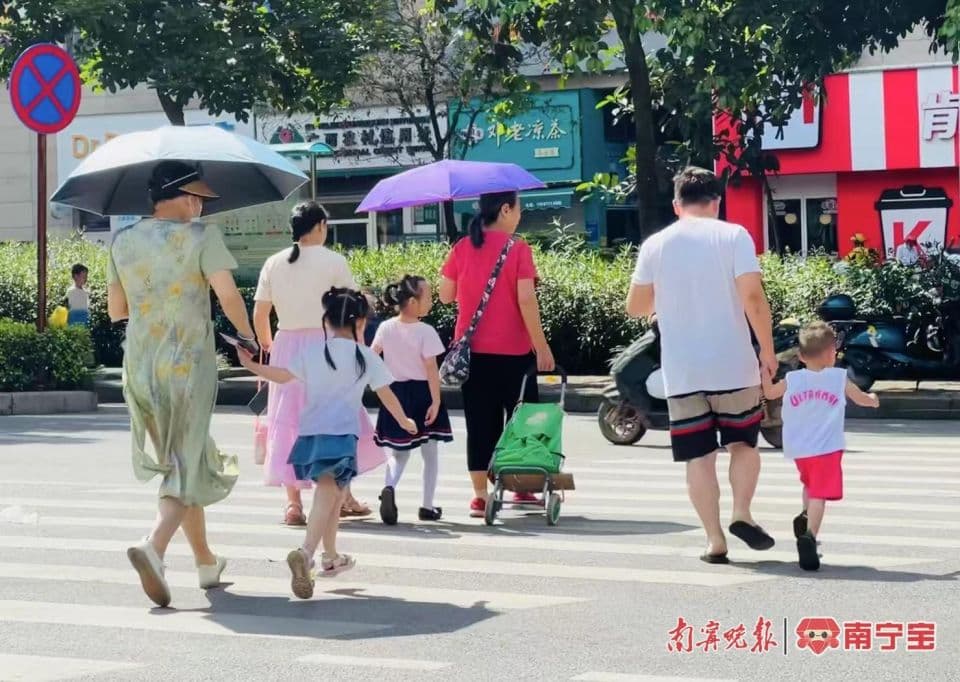 儿童防晒霜怎么选？ 儿科专家建议：6个月以上儿童使用物理防晒霜