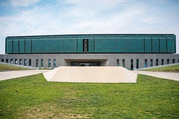 殷墟博物馆开馆一年迎客154万，创新展陈让商文明“活”起来