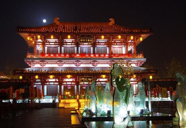 中国最不适合定居的城市，工资低房价高，网友：只适合旅游