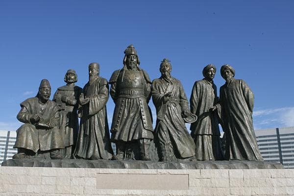 世界上最大的成吉思汗雕塑群：鄂尔多斯成吉思汗青铜雕塑群