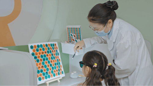 视觉训练助力儿童近视防控，眼轴回退0.1mm引关注