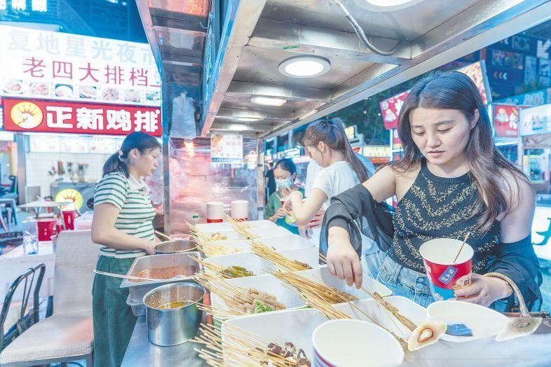 城南星光夜市，平价美味火出圈