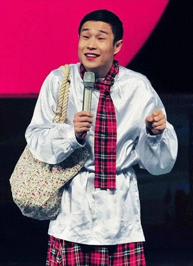 小沈阳：从一夜爆火到逐渐沉寂，他的演艺之路为何如此坎坷？