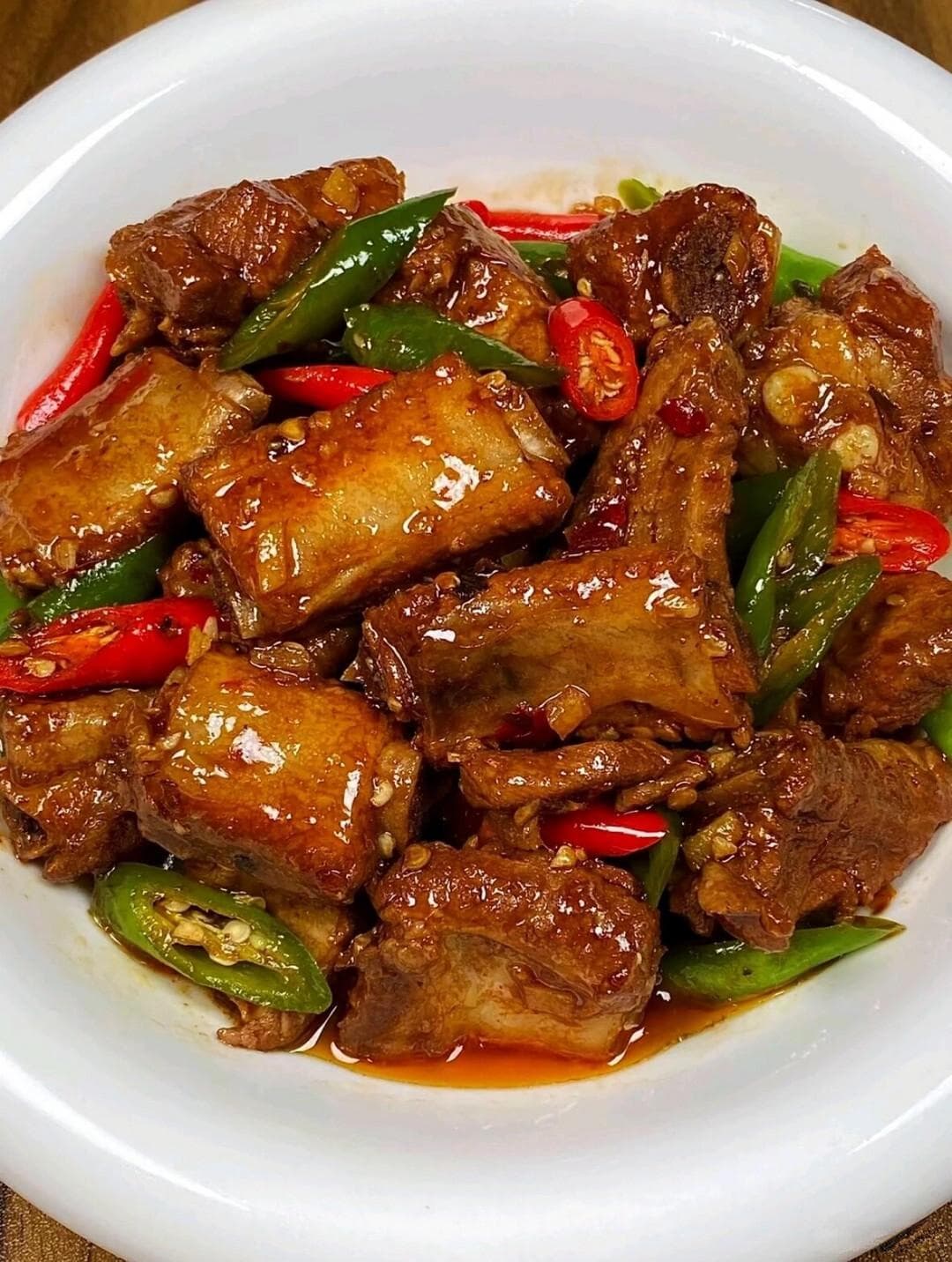 香辣排骨简易制作教程：外酥里嫩，香辣可口