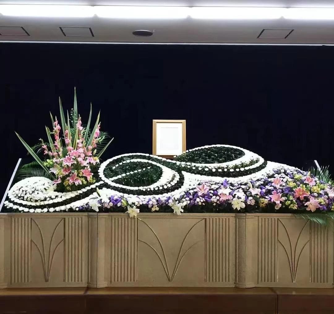 中国殡仪习俗：从收殓到安葬的礼仪规矩与文化内涵