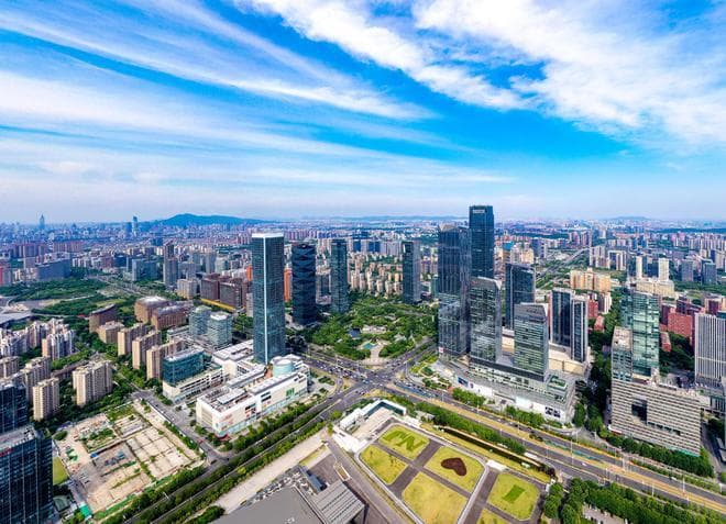 2024南方各省GDP对比：江苏13.7万亿，贵州2.2万亿，广东令人意外