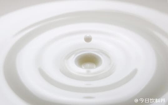 植脂末和鲜奶，谁更胜一筹？细说新茶饮中乳基底的秘密