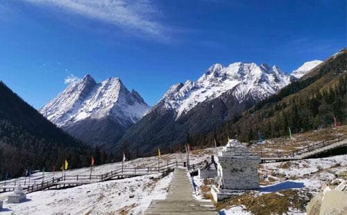 四姑娘山旅游全攻略：最佳季节、景点及穿衣指南