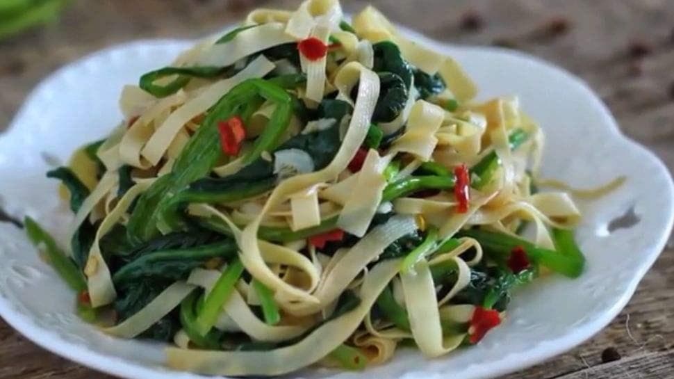 从凉拌到炒制：菠菜六种美味做法详解（附视频教程）