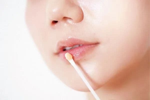 春季嘴唇干燥、脱皮？教你几个护唇小妙招，赶紧收藏起来~