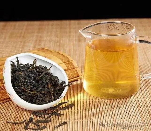 鸭屎香是什么茶？喝鸭屎香有什么好处和功效？鸭屎香怎么挑选？鸭屎香如何冲泡？
