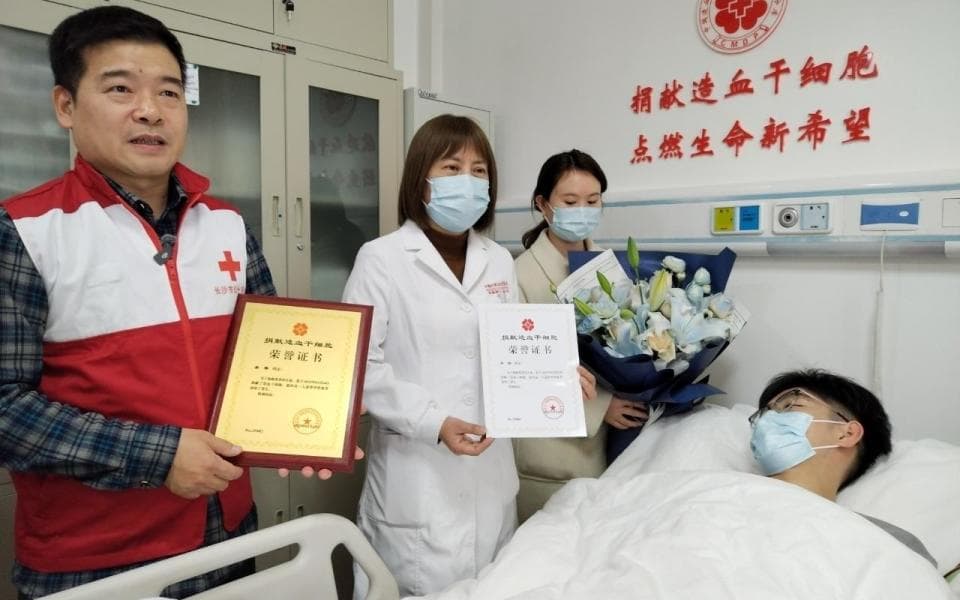 27岁医学博士生捐献造血干细胞：“救人不分台上台下”