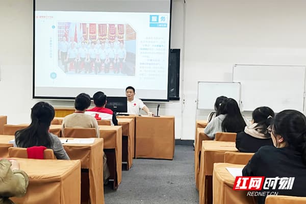 如何成为造血干细胞捐献者？“三献”知识宣讲进学校