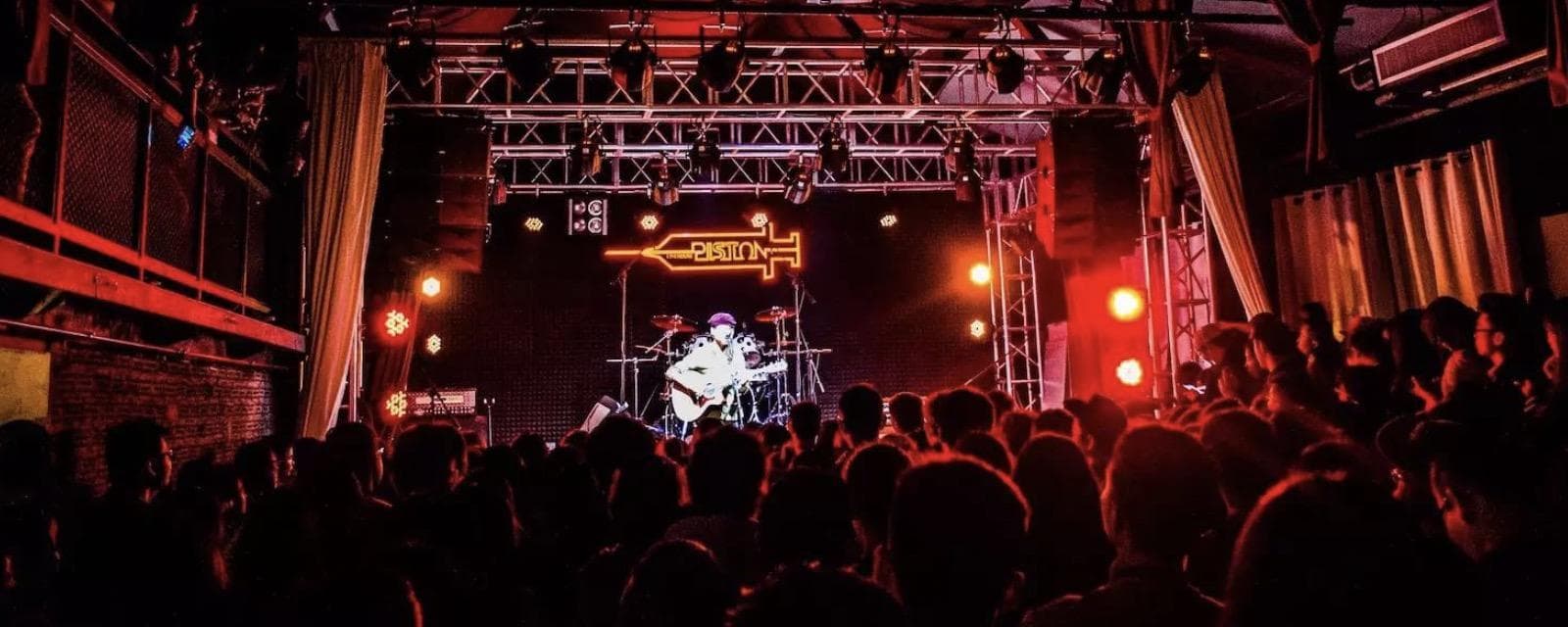 LiveHouse和酒吧的区别