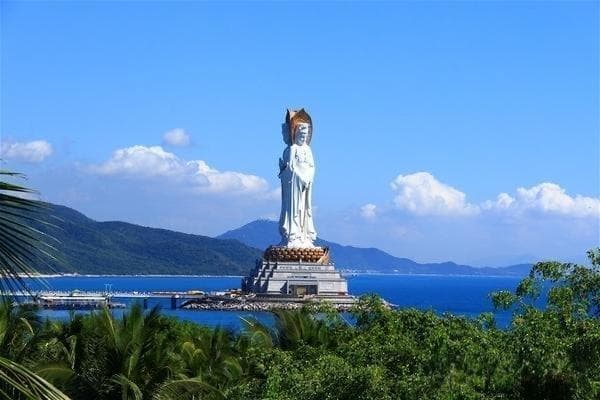 莫桑钻：闪耀光芒的璀璨选择