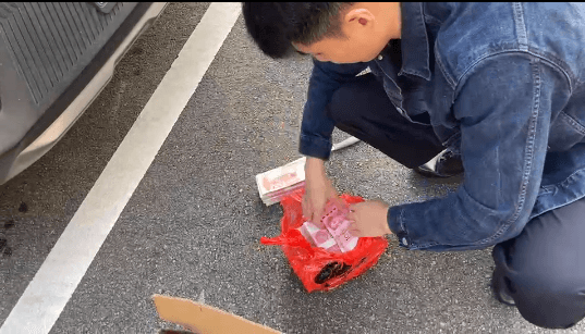 江门江海警方成功拦截运送涉诈现金网约车，为被骗群众挽损22万多元