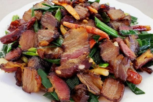 腊肉的家常做法：从选材到储存的完整指南