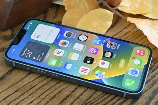 苹果关税危机大逃亡：5架飞机紧急空运 iPhone命运多舛