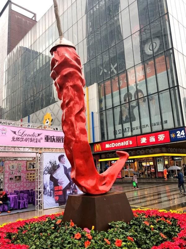 重庆观音桥步行街游玩攻略：购物、休闲、美食一站式体验