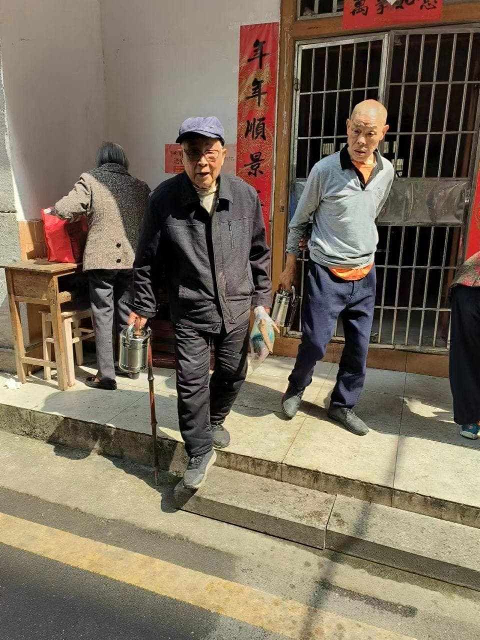银发助餐│你们那的幸福食堂如何了？为何小城市的幸福食堂难以为继？