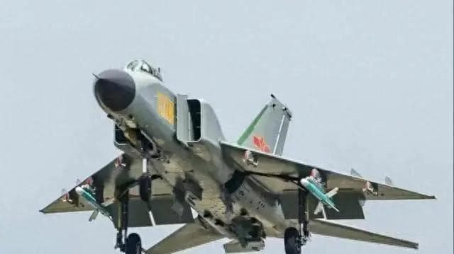 “枪挑”6代机？F22对上6代机结果如何：或比南联盟的米格29还惨
