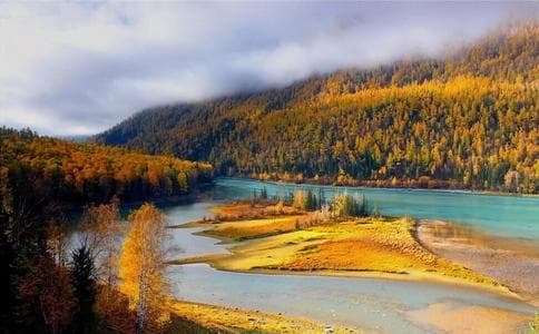 新疆房车旅行与自驾游推荐：线路规划与实用指南
