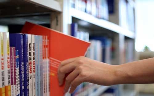 西班牙留学费用一年多少人民币？算不算很高开销