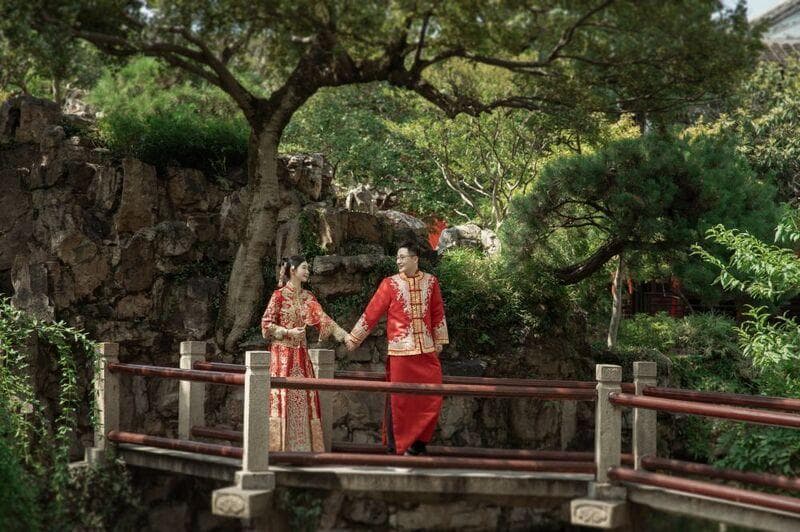 地铁婚礼、汉服拍摄走红，苏州年轻人婚嫁新选择
