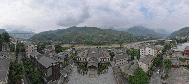 走进遵义习水土城古镇，品味历史厚重，领略红色风采！