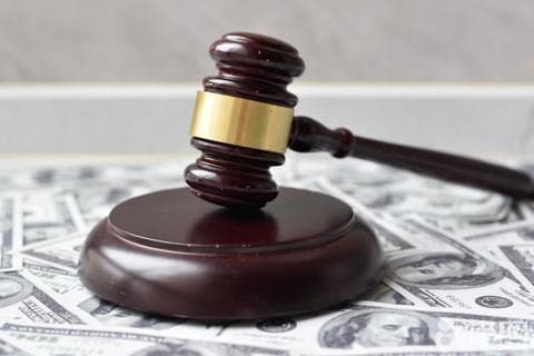装修工人受伤需要赔偿误工费吗