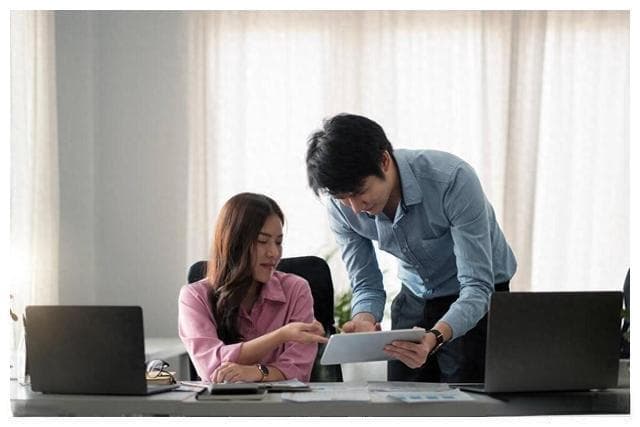 “人若虚伪，一眼便知”，他们身上往往有三个特征，遇到要远离！