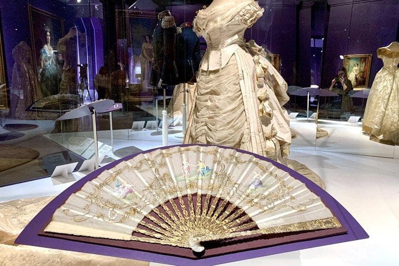 俄历史博物馆“珍宝·俄罗斯宫廷的辉煌”展开幕