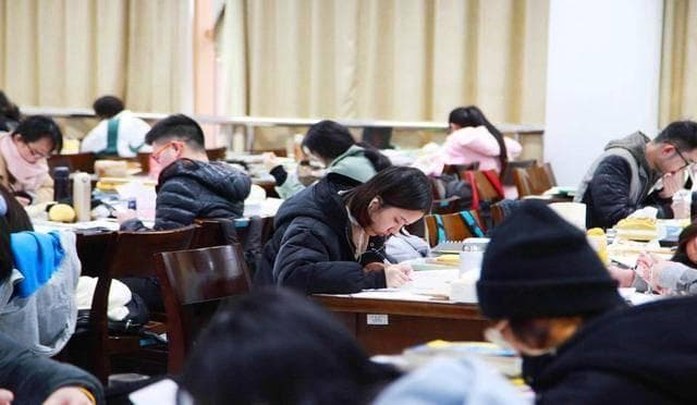 读研后才明白，“考研生”与“保研生”之间的待遇差，建议早了解