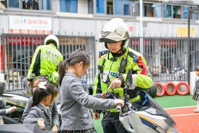 2025年1月起实施！电动车上路新规"3带2不带"全解析