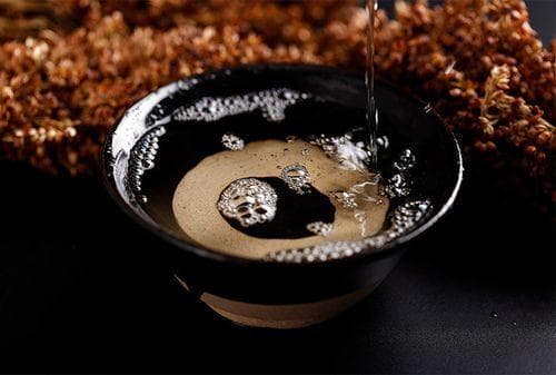 酱香酒生产成本揭秘：为什么酱酒价格比其它白酒高？